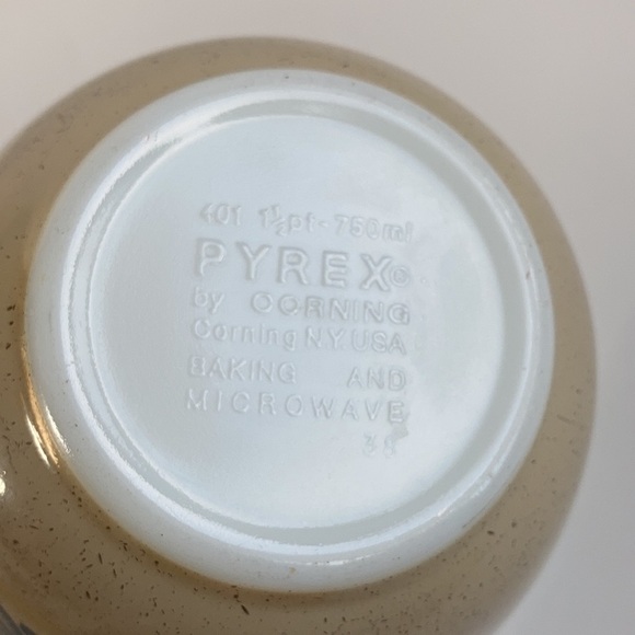 Pyrex Homestead pattern (76-80) 401- 1 1/2 qt blue speckled beige mixing bowl - Picture 4 of 10